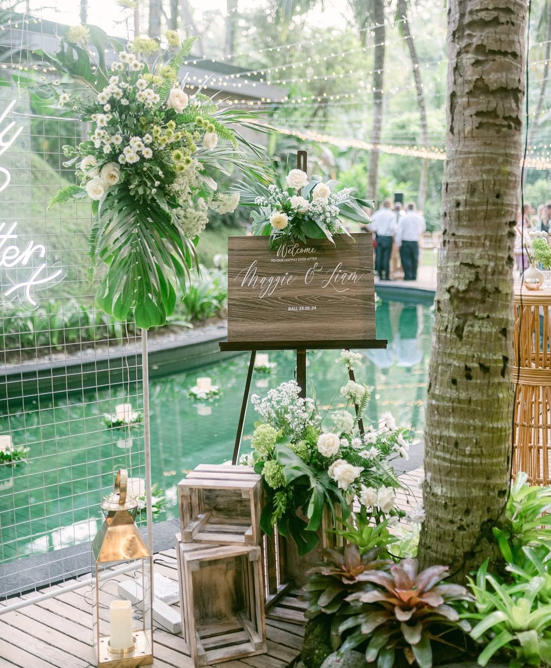 Tropical elegance at its best, ideal for a chic cocktail party 🍃🌴💫MAGGIE & LIAM 💖Organized b (1)